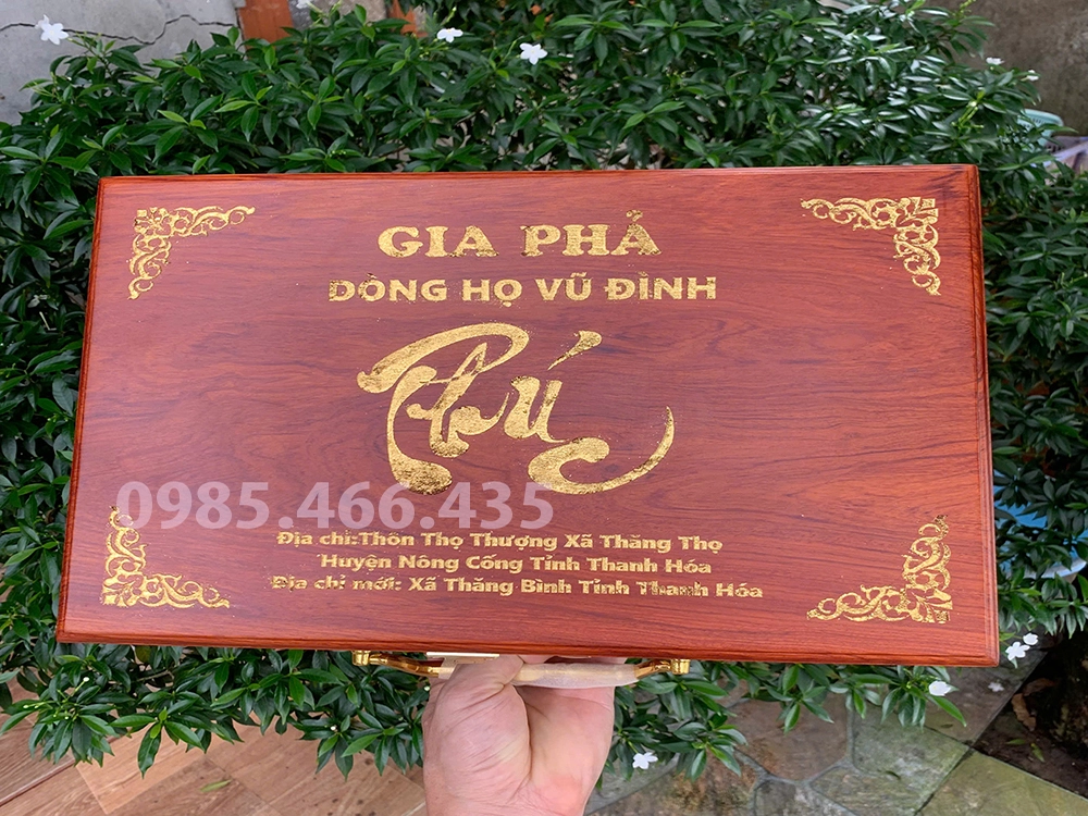 Hộp gỗ đựng phả hệ dòng họ